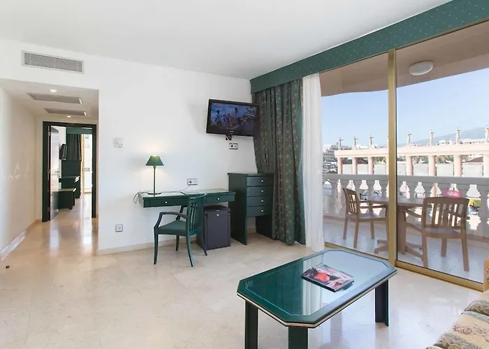 Cleopatra Palace Hotel 4*