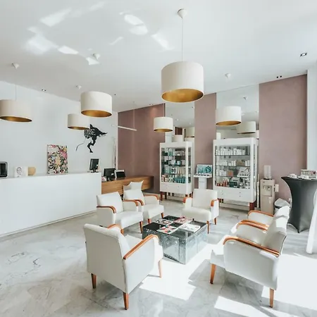 Cleopatra Palace Hotel 4*