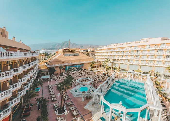 מלון Cleopatra Palace 4*