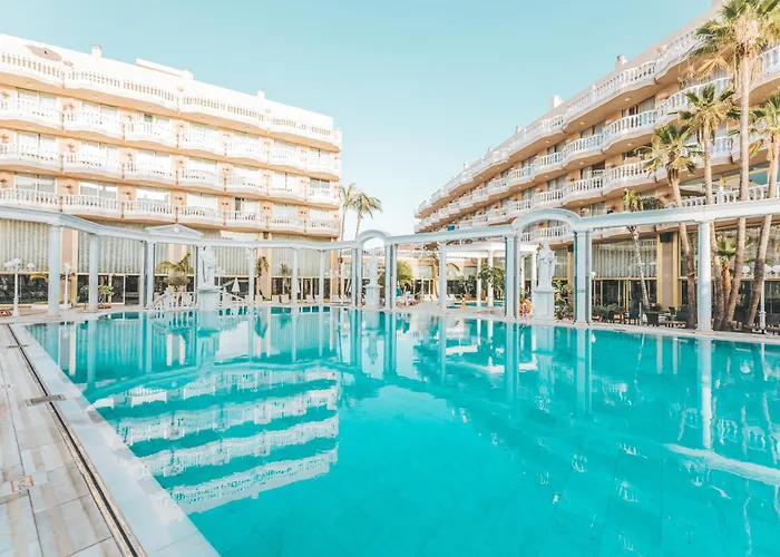 Cleopatra Palace מלון 4*